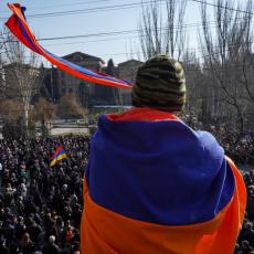 GENERALŠTAB NE DA SVOG NAČELNIKA: Situacija u Jermeniji se ne smiruje, svi govore o sudbini generala