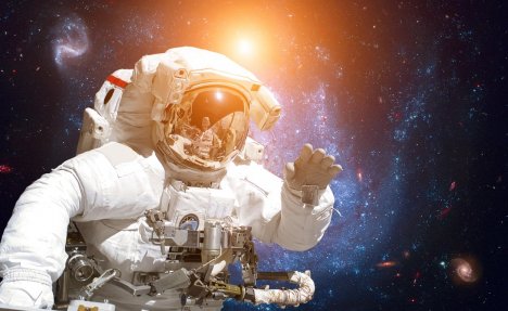 GOLI U KOSMOSU: Astronauti ostaju bez svemirskih odela?
