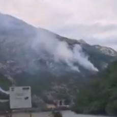 GORI HERCEGOVINA: Požar pokušavaju da obuzdaju Oružane snage BiH,  gašenje otežava vetar (VIDEO)