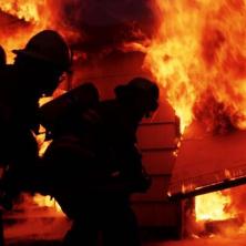 GORI OBJEKAT U BLIZINI BENZINSKE PUMPE: Još jedan požar U NOVOM SADU (FOTO)
