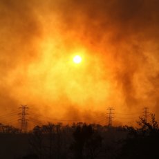 GORI OMILJENO SRPSKO LETOVALIŠTE! Veliki požar u Crnoj Gori, vatrogasci se bore sa stihijom
