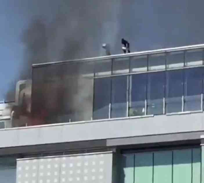 GORI TRŽNI CENTAR U MOSKVI: Posetioci hitno evakuisani zbog gustog crnog dima (VIDEO)
