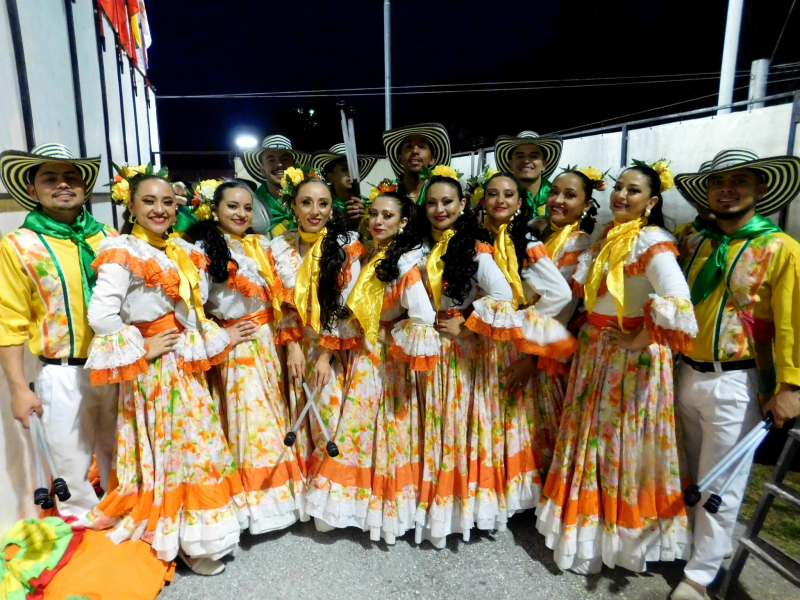GOSTI STIGLI ČAK IZ KOLUMBIJE I ČILEA: U Vladičinom Hanu i Nišu počeo Međunarodni studentski festival folklora