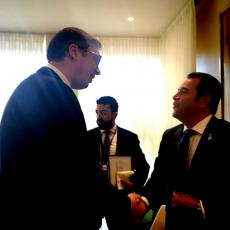 GRADE SE PRIJATELJSTVA SA CELIM SVETOM: Vučić se sastao sa predsednikom Gvatemale, pozvao ga u Srbiju (FOTO)