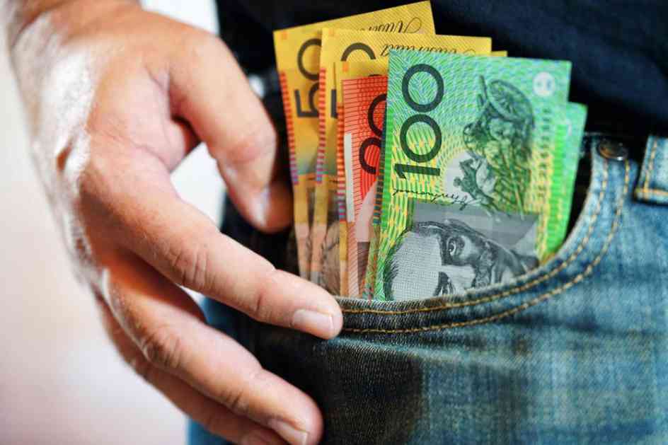 GREŠKOM PRIMIO 100 PUTA VEĆU PLATU: Radnik u Australiji ostao u ŠOKU kada je pogledao račun u banci!