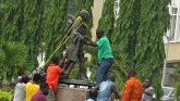 Gana: Uklonjena statua rasiste Gandija