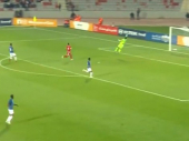 Genijalan gol golmana preko celog terena! (VIDEO)