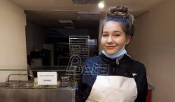 Gimnazijalka iz Niša otvorila prodavnicu kuvane hrane i trudnicama ne naplaćuje obroke