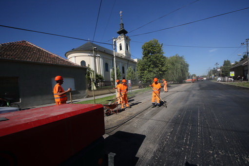 U toku rekonstrukcija glavnog puta kroz Futog, glavna ulica u Kaću biće obnovljena do kraja avgusta