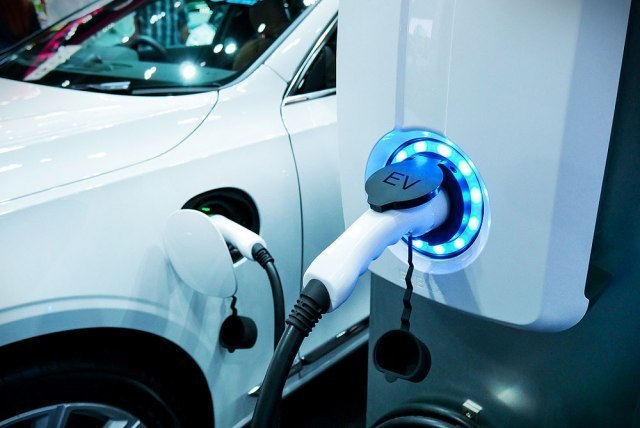 Globalna prodaja električnih automobila u 2023. porasla za trećinu