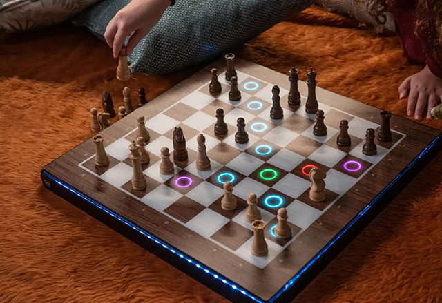 GoChess odigrava poteze onlajn protivnika na robotizovanoj šahovskoj tabli