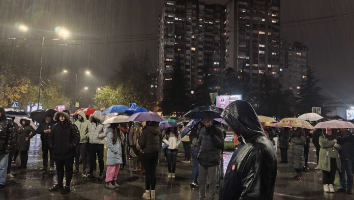 „Godinu dana, isti zahtev“ – studenti u Nišu protestom obeležili godinu dana borbe i podsetili zašto traže pravdu