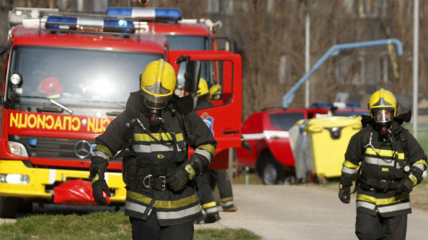 Ugašen požar u zgradi u Beogradu