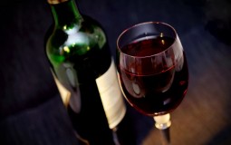 
					Gosti greškom posluženi crnim vinom od 5.000 evra 
					
									