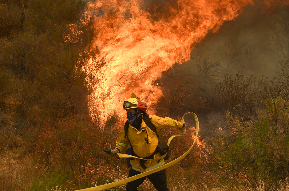 Gotovo 17.000 vatrogasaca protiv 30 požara u SAD