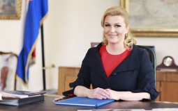 
					Grabar-Kitarović: Srbija se naoružava, od koga se to brani? 
					
									