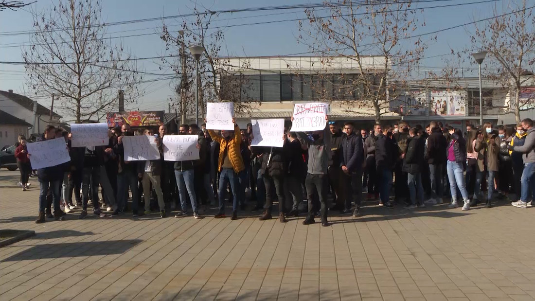 Gračanica : Protest srednjoškolaca zbog odluke suda
