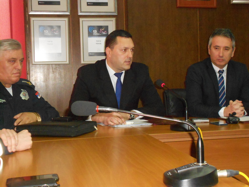 Grad Vranje pomaže saobraćajnoj policiji opremom od 1,5 milion dinara