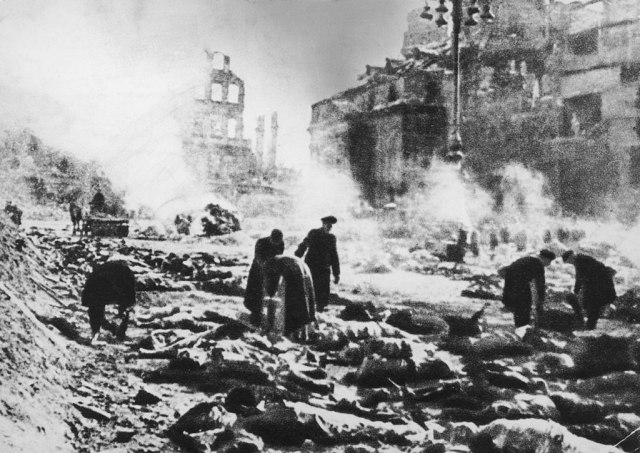 Grad je sravnjen sa zemljom te noći: Bila je to cena za Hitlerov totalni rat