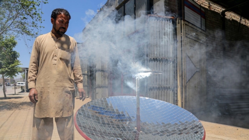 Graditelj solarnih peći u Afganistanu