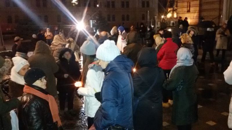 Građani Banjaluke i večeras palili svijeće za Davida Dragičevića 