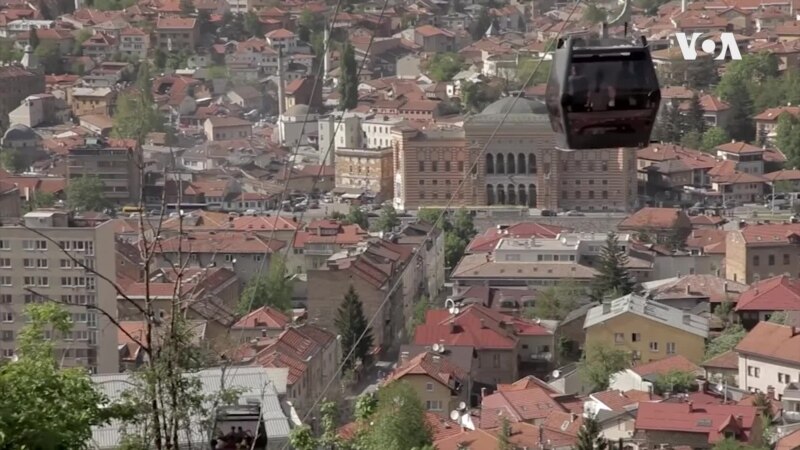 Građani Sarajeva: Rezolucija temelj za očuvanje BiH, političari zavađaju ljude
