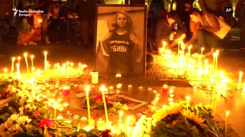 Građani Sofije odaju počast ubijenoj novinarki