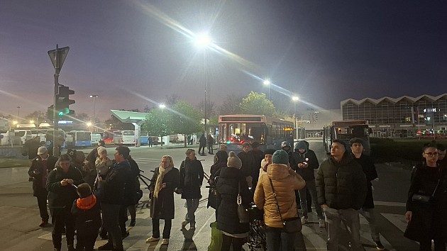 Građani blokirali Međumesnu autobusku stanicu i bulevar Jaše Tomića