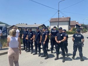 Građani kod Gradske toplane u Kosjeriću, tvrde da su ušla sumnjiva lica i „batinaši“