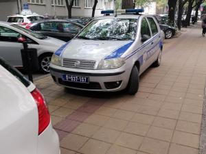 Građani ponovo ukazuju na bahato parkiranje kod niške policije