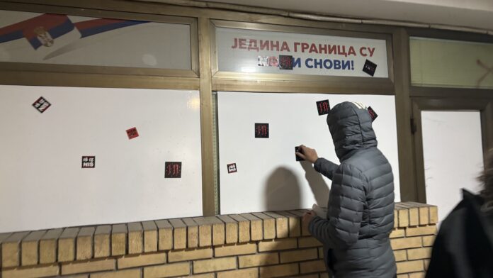 Građani u Nišu pružili podršku Dijani Hrki: „1.11:52“ na vratima SNS-a