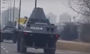 Građani uznemireni! Opsadno stanje u Sarajevu, tenkovi i policajci patroliraju ulicama! (VIDEO)