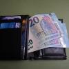 Građani zone evra pre plaćaju gotovinom nego karticom