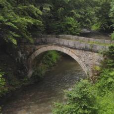 Građen u vreme Turaka, zovu ga RIMSKIM, a nalazi se u Srbiji: Za most u Kamenici vezuje se NEVEROVATNA LEGENDA