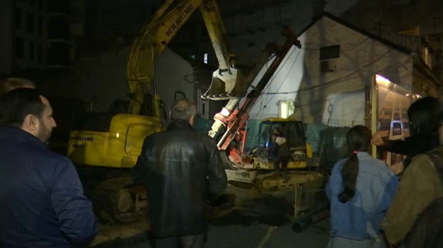 Građevinska mašina pala na kuću u Beogradu