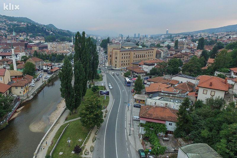 Gradonačelnica Karić na istočni ulaz u Sarajevo želi postaviti zastave države i grada