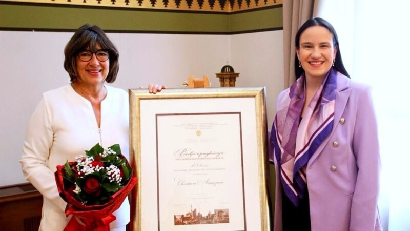 Gradonačelnica Sarajeva uručila Amanpour  priznanje Počasna građanka Sarajeva