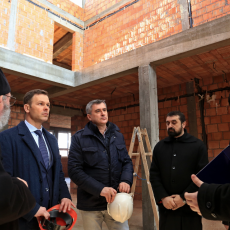 Gradonačelnik Mali i predsednik opštine Zemun posetili Busije: Gradi se škola i vrtić