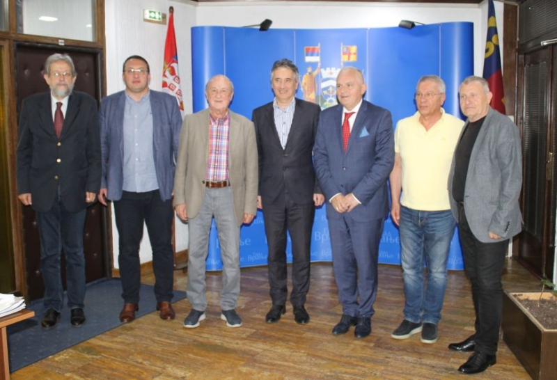 Gradonačelnik Milenković razgovarao sa predstavnicima Srpskog lekarskog društva