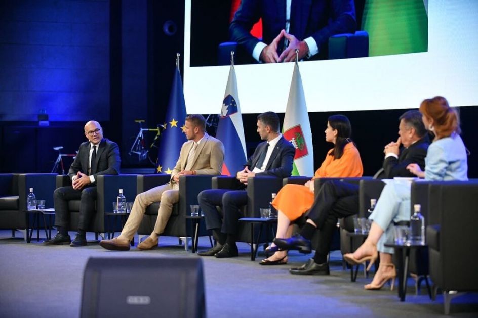 Gradonačelnik Vučević u Sloveniji na samitu Velo-city 2022