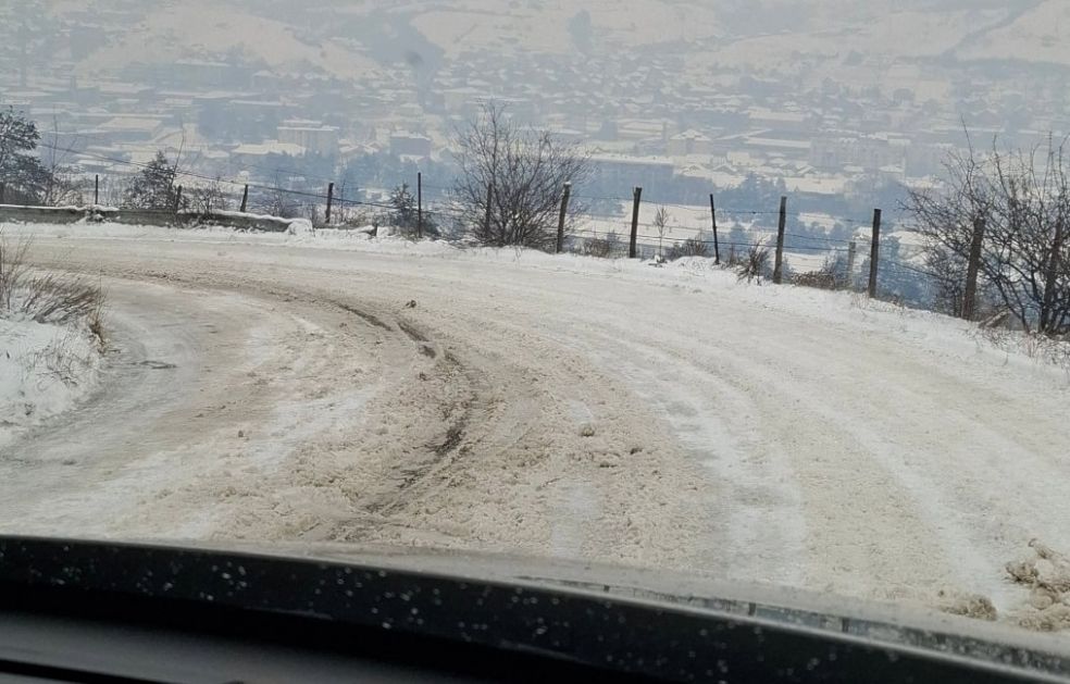 Gradske službe tvrde da je očišćeno, građani kažu: Novi Pazar pod ledom