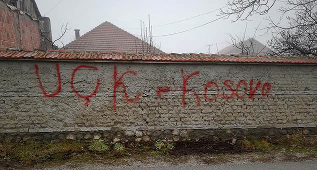 Grafit podrške terorističkoj UĆK ispisan na zidu u ugroženom srpskom selu Goraždevac