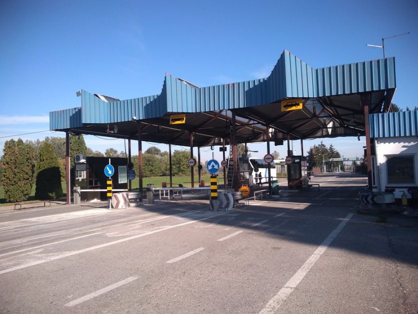Granica otvorena, Hrvati u kupovini u Srbiji