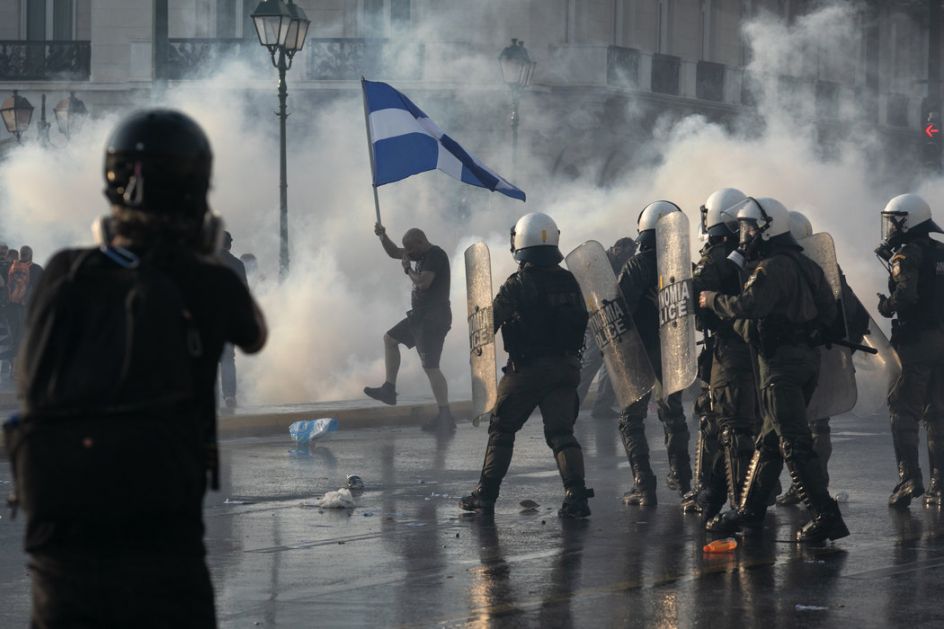 Grčka: Sukob policije i demonstranata protiv vakcinacije