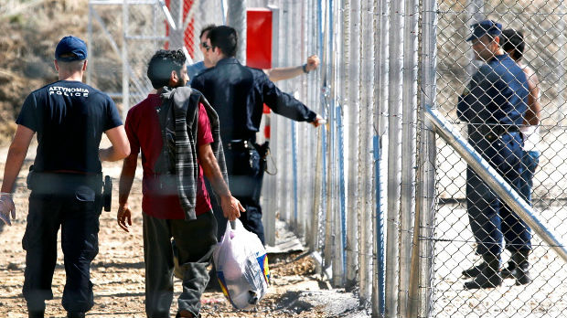 Grčka, ubijen migrant u izbegličkom kampu