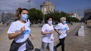Grčki doktori trčali sa maskama da bi dokazali da nisu štetne