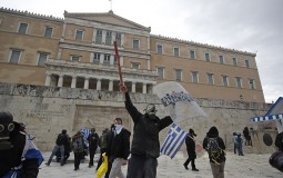 
					Grčki parlament raspravlja o sporazumu o imenu Makedonije 
					
									