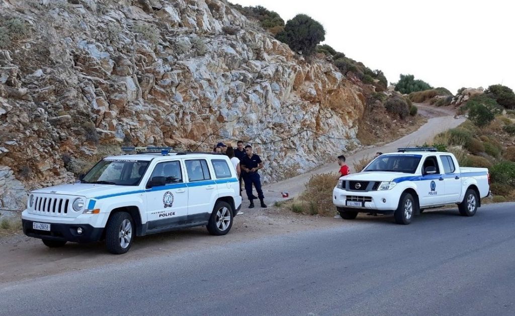 Grčki policajac povređen tokom kamenovanja vozila
