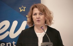 
					Grubješić: Izazovi EU i otpor proširenju nisu razlog da Srbija ne sprovodi reforme 
					
									