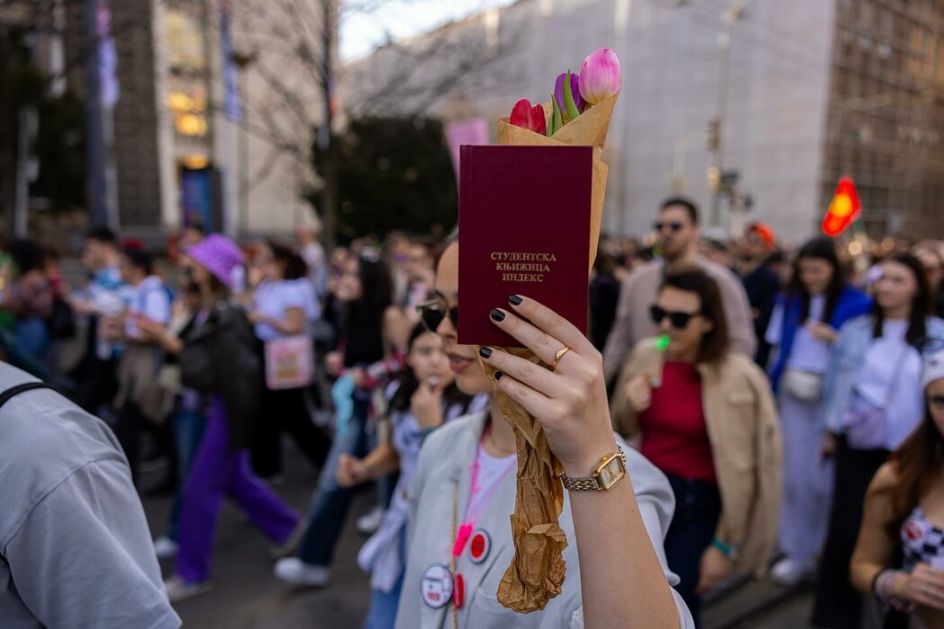 Grupa studenata u blokadi i dalje blokira kružni tok u Novom Pazaru